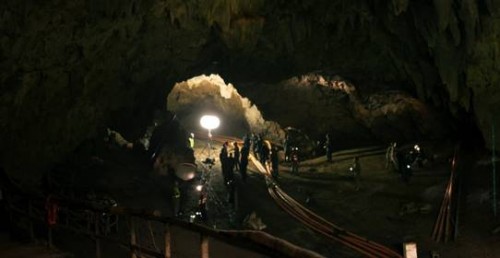 Cave Rescue (2022) online